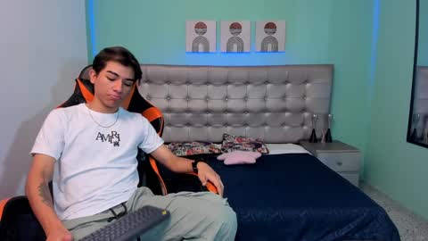 Snapshot of jessy_mateus chatting on December 20, 8:45 pm Jessy Mateus online show from December 20, 8:45 pm