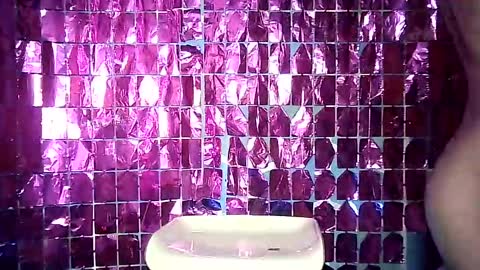 Ale online show from September 21, 12:00 am