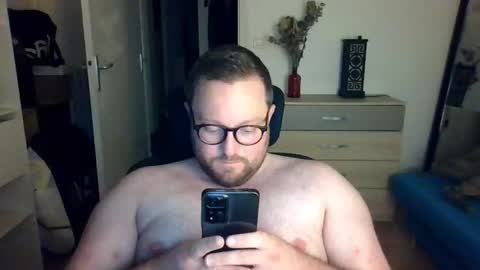 jeuneloup92 online show from November 9, 10:03 pm