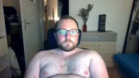 jeuneloup92 online show from October 21, 8:55 pm