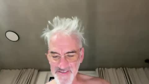 jewlronny online show from December 6, 7:10 am