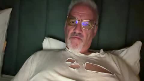 jewlronny online show from October 7, 6:23 pm