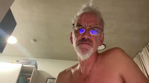 jewlronny online show from December 9, 8:40 pm