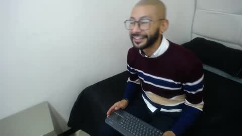 Jeyden Pasaport online show from February 26, 3:42 am