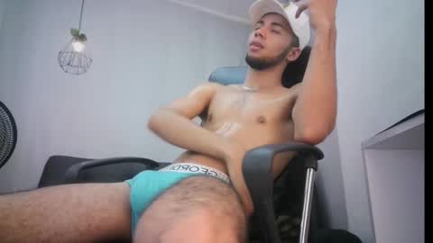 Snapshot of jhon_malo chatting on February 5, 5:30 am jhon_malo online show from February 5, 5:30 am