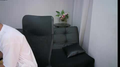 Snapshot of jhon_malo chatting on January 31, 2:37 am jhon_malo online show from January 31, 2:37 am