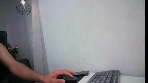 Snapshot of jhon_malo chatting on January 27, 4:41 am jhon_malo online show from January 27, 4:41 am