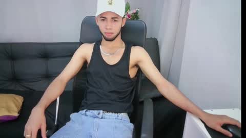 Snapshot of jhon_malo chatting on January 29, 3:12 am jhon_malo online show from January 29, 3:12 am