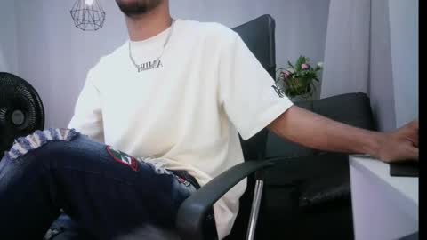 Snapshot of jhon_malo chatting on March 3, 4:34 am jhon_malo online show from March 3, 4:34 am