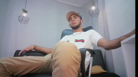 Snapshot of jhon_malo chatting on February 3, 3:42 am jhon_malo online show from February 3, 3:42 am