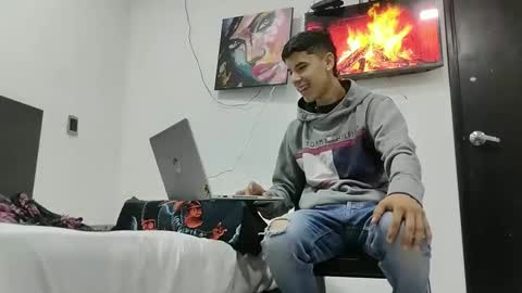 Snapshot of jhongrey2 chatting on February 8, 9:57 pm jhon online show from February 8, 9:57 pm
