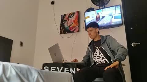 Snapshot of jhongrey2 chatting on February 23, 3:37 pm jhon online show from February 23, 3:37 pm