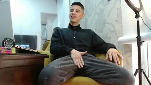 Snapshot of jhongrey2 chatting on October 2, 8:46 pm jhon online show from October 2, 8:46 pm