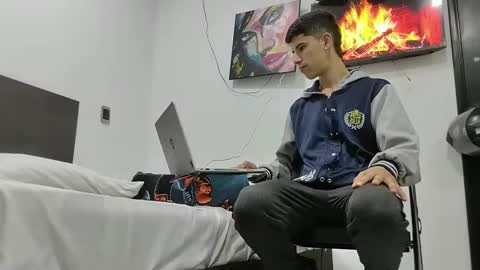 Snapshot of jhongrey2 chatting on February 12, 4:23 am jhon online show from February 12, 4:23 am