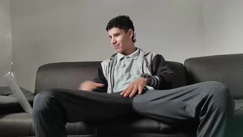 Snapshot of jhongrey2 chatting on December 10, 4:17 pm jhon online show from December 10, 4:17 pm