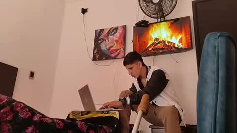 Snapshot of jhongrey2 chatting on December 31, 4:46 pm jhon online show from December 31, 4:46 pm