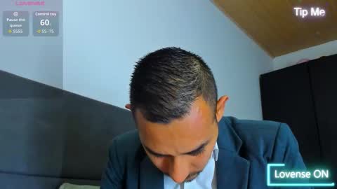 Jhony Alzate online show from October 12, 11:32 pm