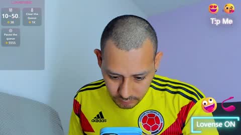 Jhony Alzate online show from December 9, 1:29 am