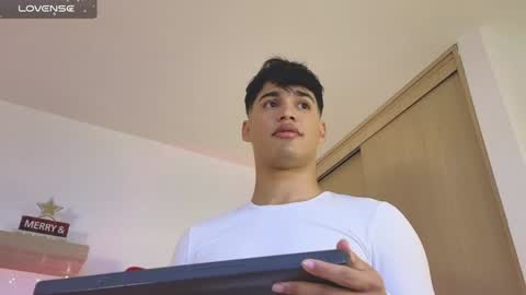 Snapshot of jimmy_leeh_ chatting on December 24, 12:00 am Jimmy Leeh online show from December 24, 12:00 am