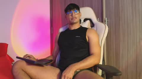 Snapshot of jimmy_leeh_ chatting on October 9, 10:36 pm Jimmy Leeh online show from October 9, 10:36 pm