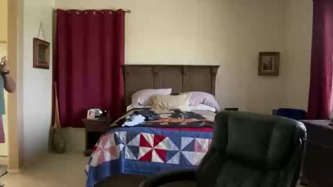 Dad of Three online show from November 17, 7:28 pm