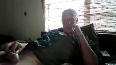 jizzmitten5 online show from April 14, 10:09 pm