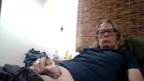 Snapshot of jizzmitten5 chatting on October 13, 7:36 am jizzmitten5 online show from October 13, 7:36 am
