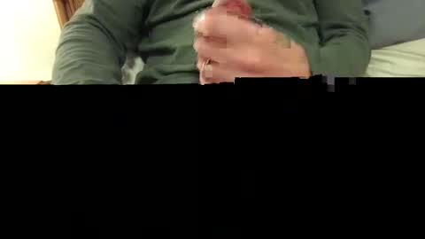 Snapshot of joeblow2525 chatting on February 24, 10:03 pm joeblow2525 online show from February 24, 10:03 pm