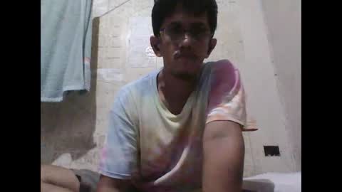 john19881995 online show from June 3, 7:08 pm