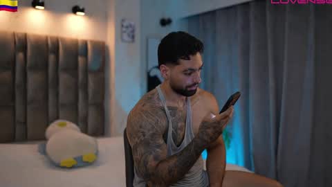 john online show from April 12, 8:32 pm