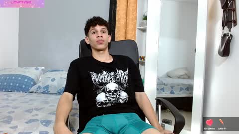 john_ssnow29 online show from December 19, 6:12 pm