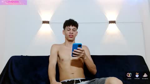 john_ssnow29 online show from September 27, 3:59 am