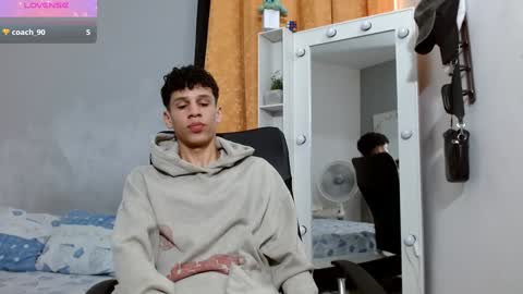 john_ssnow29 online show from January 13, 8:48 pm