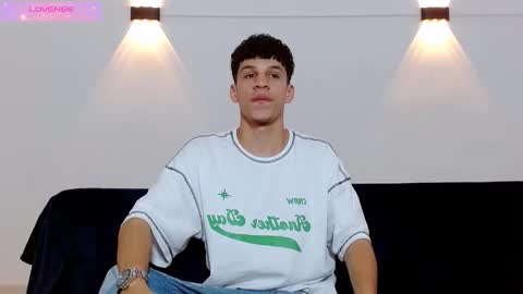 john_ssnow29 online show from September 11, 10:36 am