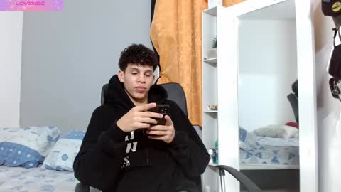 john_ssnow29 online show from December 10, 8:27 pm