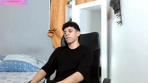 john_ssnow29 online show from December 20, 8:01 pm