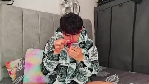 John Vichenso online show from December 10, 2:28 pm