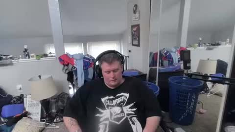 johnfernandez784 online show from June 15, 1:36 pm