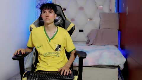 johnny_cagee online show from October 20, 5:22 am