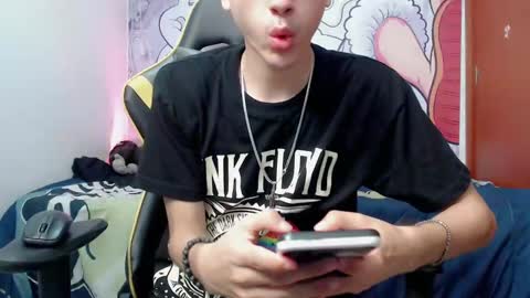 Snapshot of johnny_cagee chatting on December 18, 5:15 am johnny_cagee online show from December 18, 5:15 am