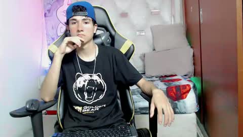 johnny_cagee online show from October 16, 5:15 am