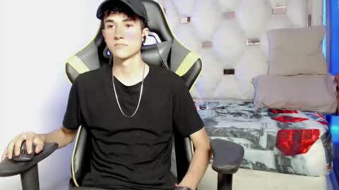 Snapshot of johnny_cagee chatting on September 21, 4:01 am johnny_cagee online show from September 21, 4:01 am