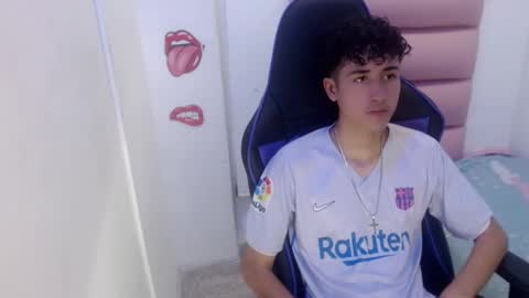 Snapshot of johnny_cagee chatting on December 9, 3:40 am johnny_cagee online show from December 9, 3:40 am