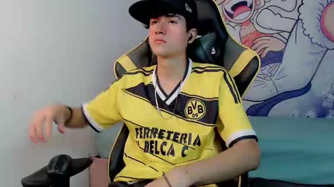 Snapshot of johnny_cagee chatting on February 8, 4:57 am johnny_cagee online show from February 8, 4:57 am