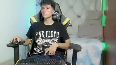 johnny_cagee online show from November 10, 6:07 am