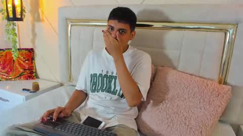 johnny_romano online show from February 22, 8:15 pm