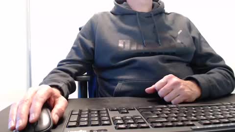 Snapshot of johnny_walker13 chatting on December 11, 2:17 pm Johnny Walker13 online show from December 11, 2:17 pm
