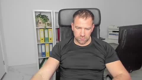 johnnydough82 online show from December 29, 6:14 am