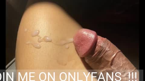 Snapshot of johnnyfun_xxx chatting on January 2, 3:37 am Johnnystrongarms online show from January 2, 3:37 am