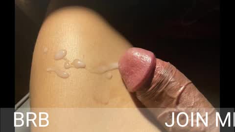 Snapshot of johnnyfun_xxx chatting on February 22, 10:37 pm Johnnystrongarms online show from February 22, 10:37 pm